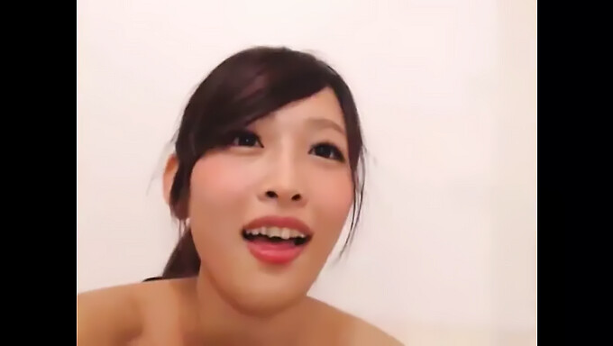 Japanese Couple Enjoys Mobile Sex